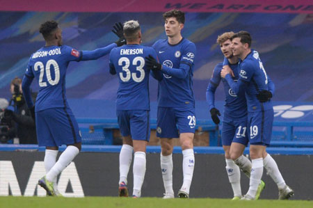 洛杉矶天使队由于签下普荷斯与汉密尔顿，一度组建了全联盟最昂贵的打线