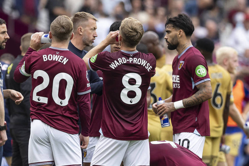 旭旭宝宝直播聊大龙猫，原本占理也变得不占理了，现在露头就被秒